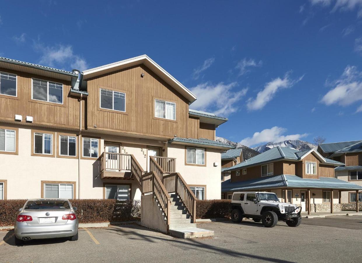 Mountain Gate - Pet Friendly 2Br W Mountain Views And Open Hot Tub Villa Canmore Exterior photo