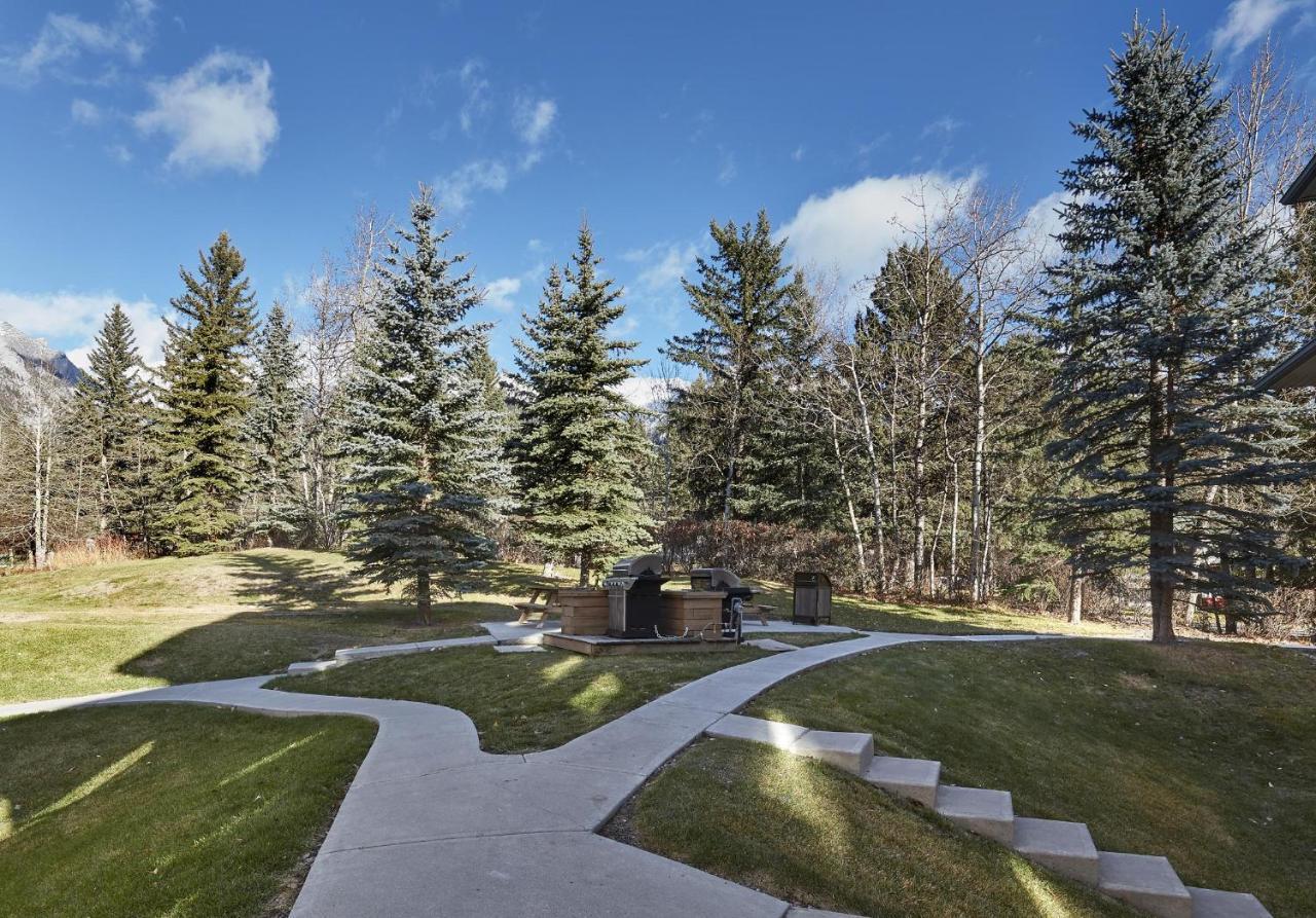 Mountain Gate - Pet Friendly 2Br W Mountain Views And Open Hot Tub Villa Canmore Exterior photo